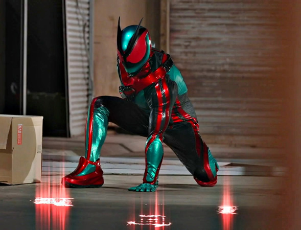 Kamen Rider Zeztz estreia dublado no Brasil e já entra em simuldub